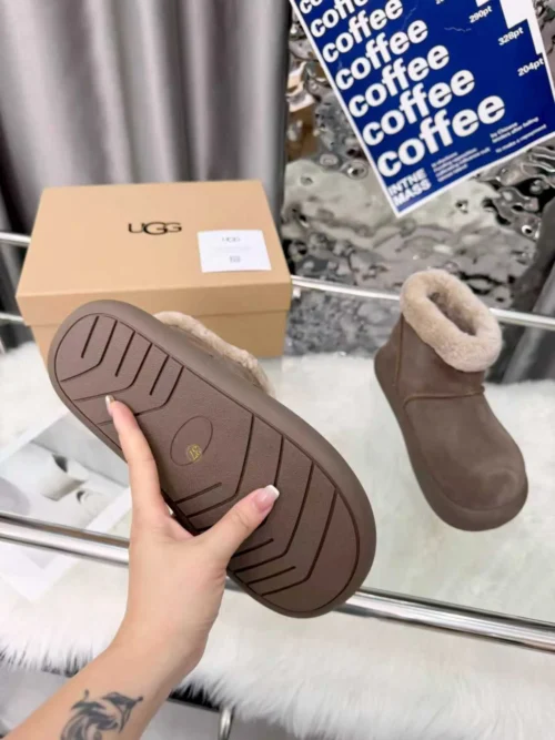 UGG Snow Boots Style 0091