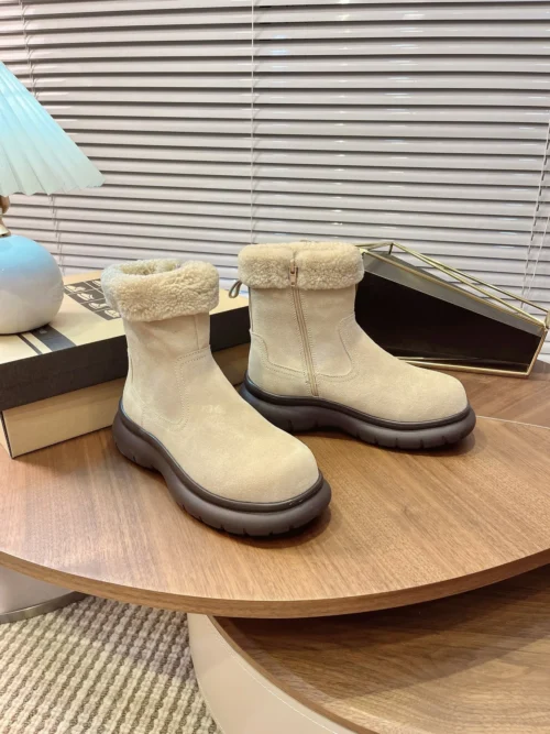 UGG Snow Boots Style 0097