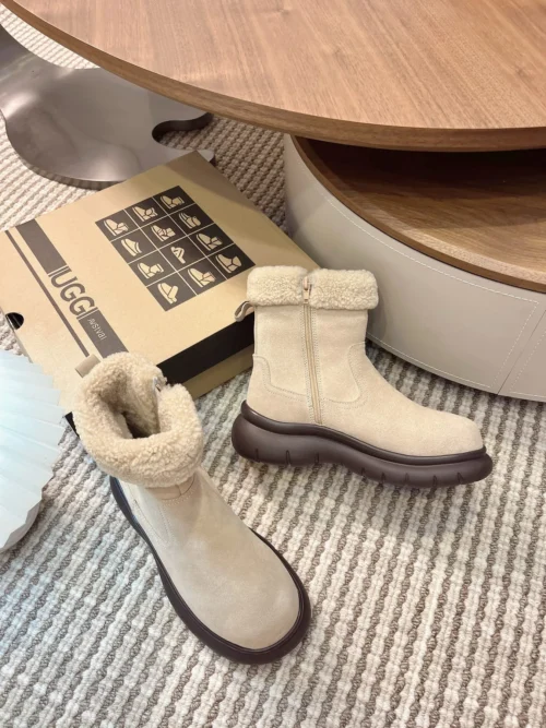 UGG Snow Boots Style 0097