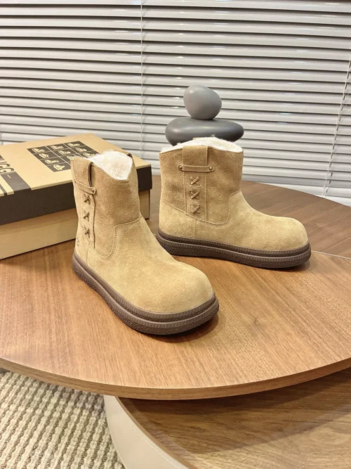UGG Lambskin Snow Boots Style 0099