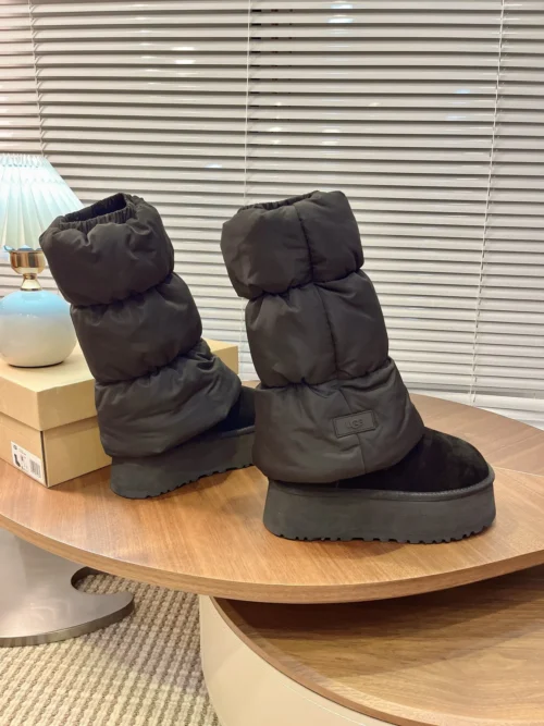 UGG Shearling Snow Boots Style 0103