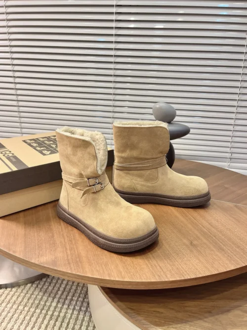 UGG Leather Snow Boots Style 0105