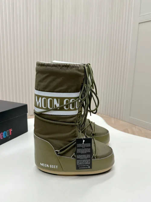 UGG Snow Boots Style 0107