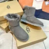 UGG Shearling Snow Boots Style 0111