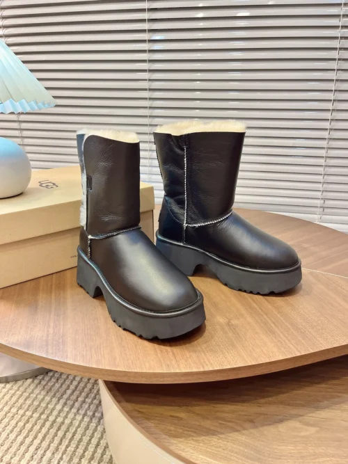 UGG Snow Boots Style 0127