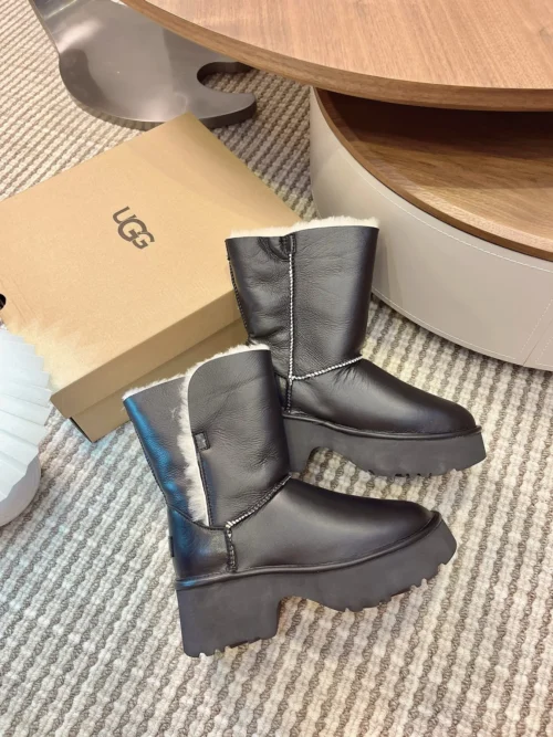 UGG Snow Boots Style 0127