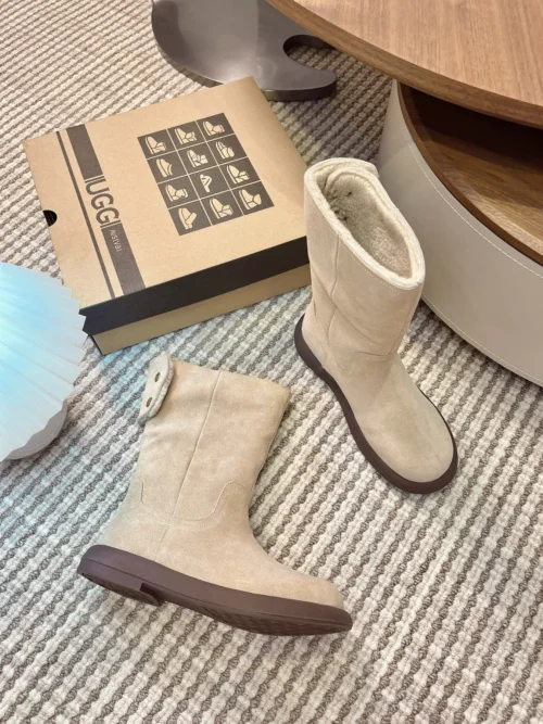 UGG Leather Snow Boots Style 0129