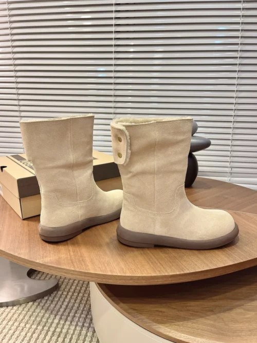 UGG Leather Snow Boots Style 0129