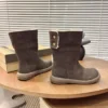 UGG Leather Snow Boots Style 0131