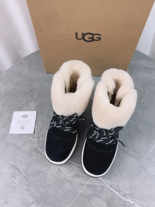 UGG Leather Snow Boots Style 0147