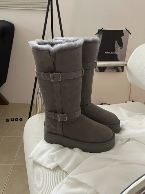 UGG Lambskin Boots Style 0181