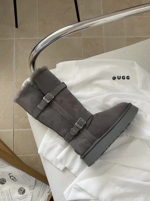 UGG Lambskin Boots Style 0181
