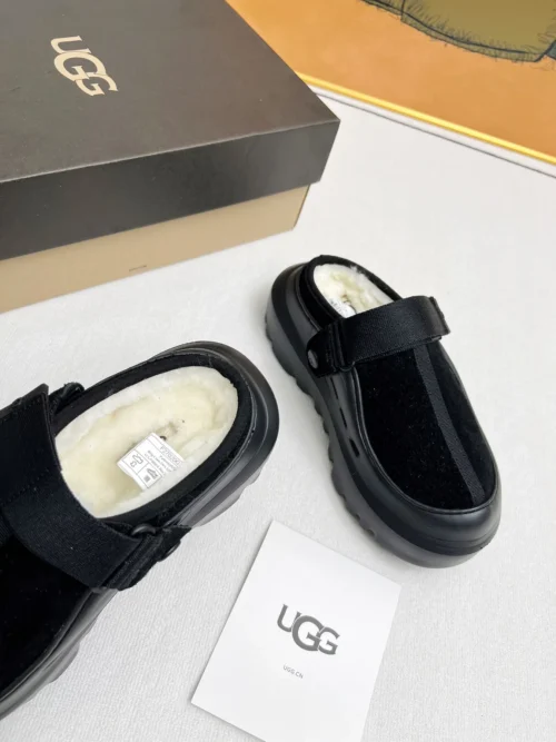 UGG Sneakers Style 0209