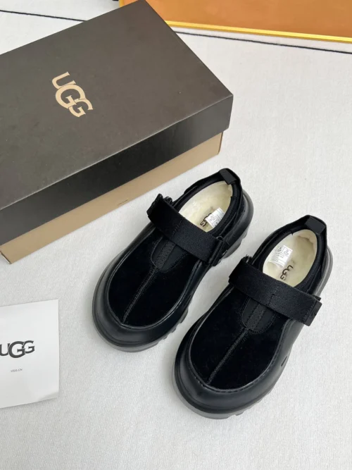 UGG Sneakers Style 0213