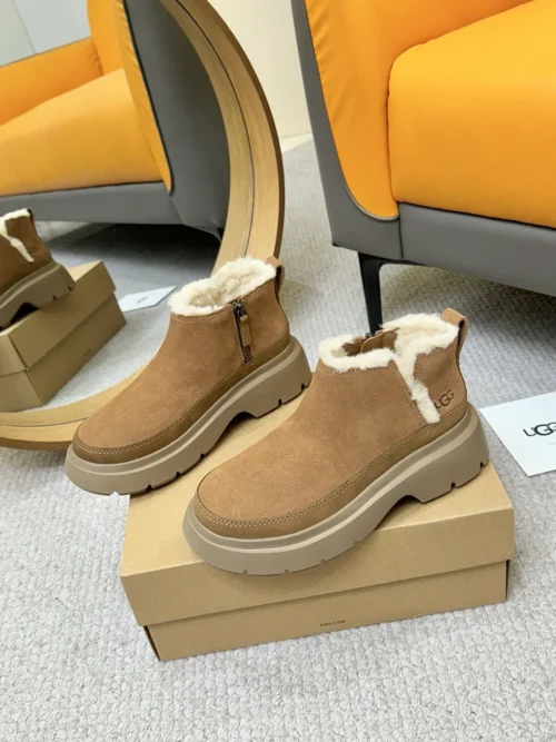 UGG Boots Style 0219