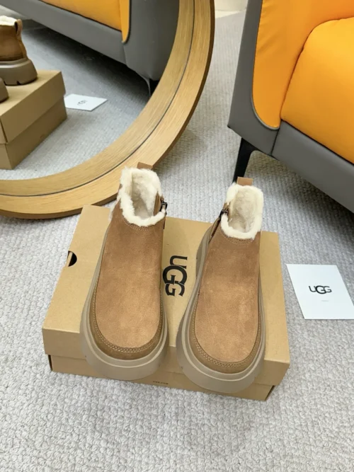 UGG Boots Style 0219