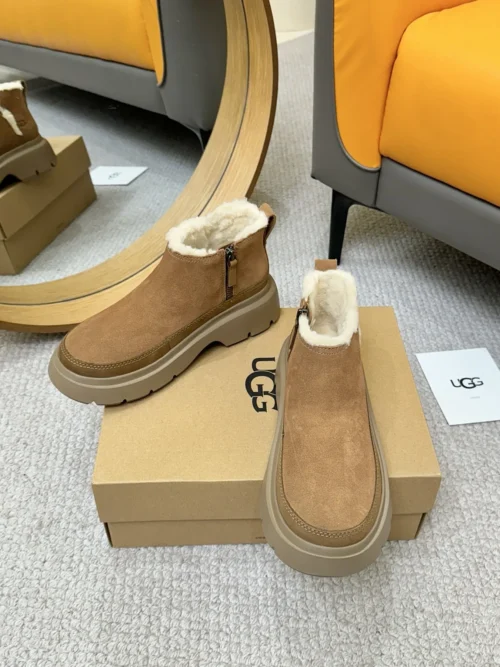 UGG Boots Style 0219