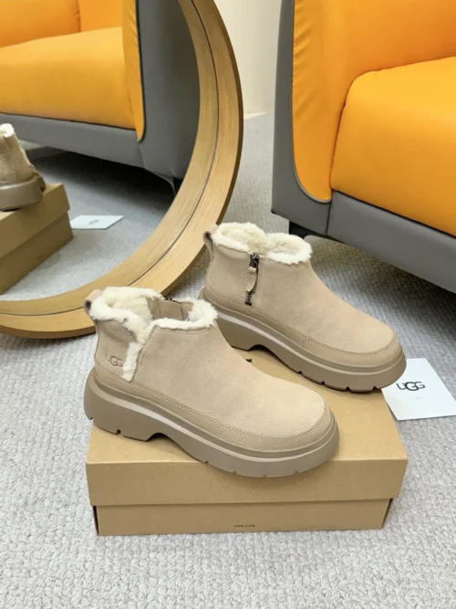 UGG Boots Style 0221