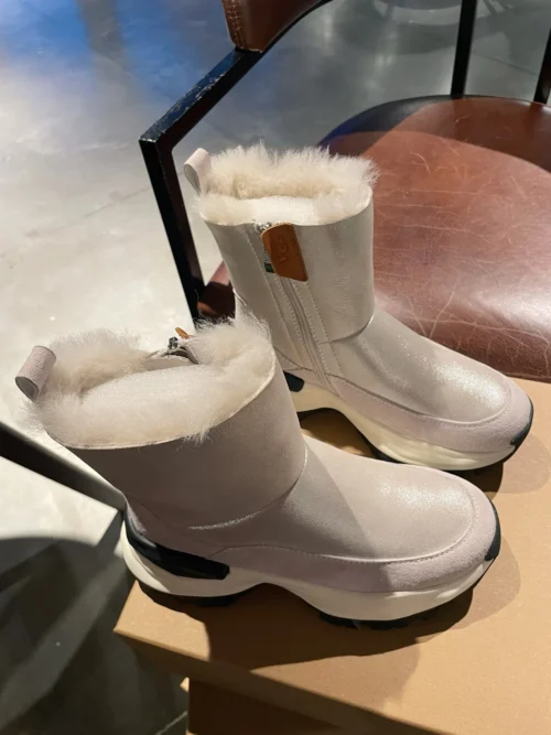 UGG Shearling Snow Boots Style 0225