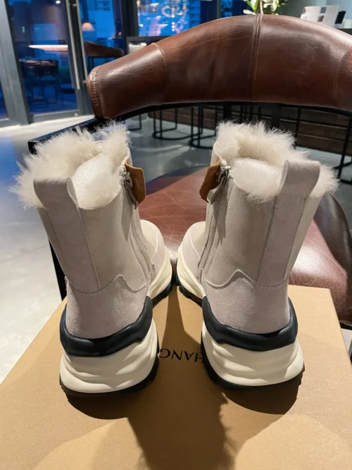 UGG Shearling Snow Boots Style 0225