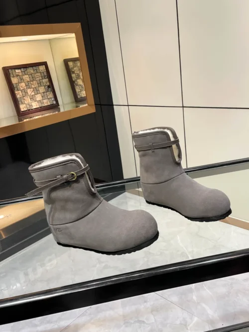UGG Boots Style 0241