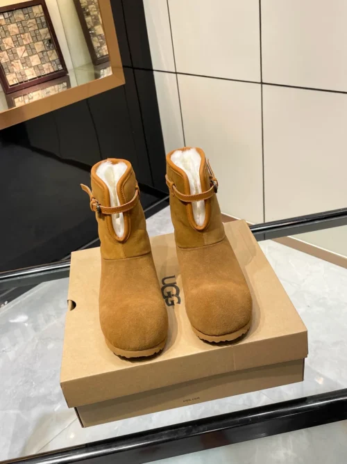 UGG Boots Style 0243