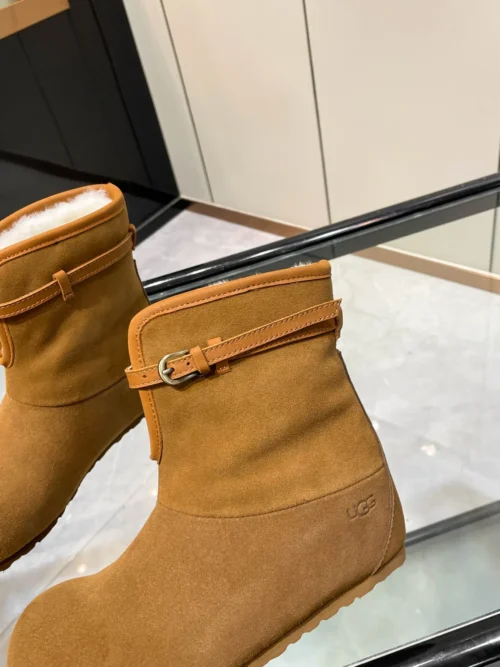 UGG Boots Style 0243