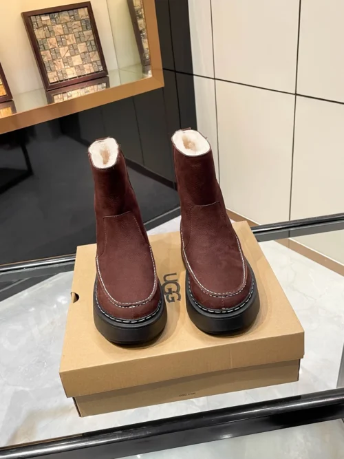 UGG Leather Sneakers Style 0251