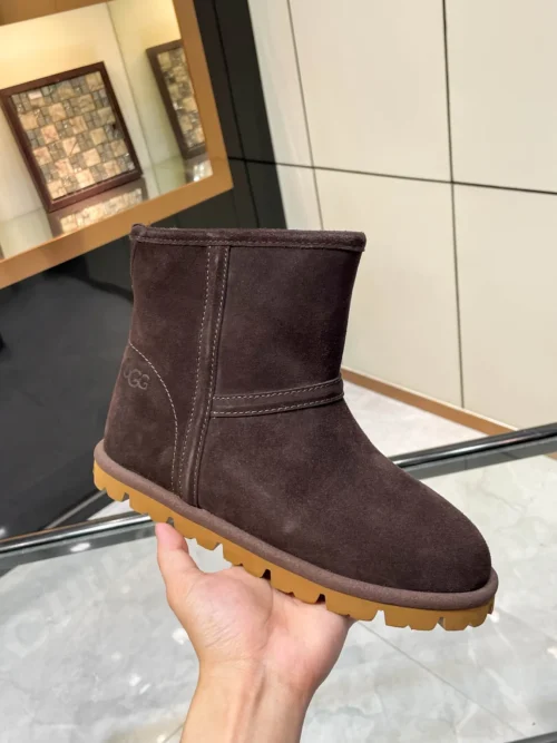 UGG Rubber Snow Boots Style 0253