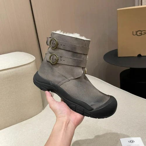 UGG Leather Snow Boots Style 0271