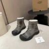 UGG Leather Snow Boots Style 0271