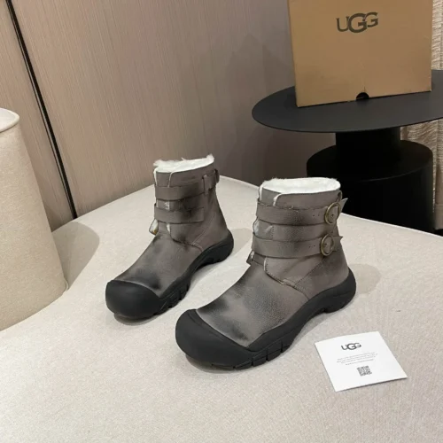 UGG Leather Snow Boots Style 0271