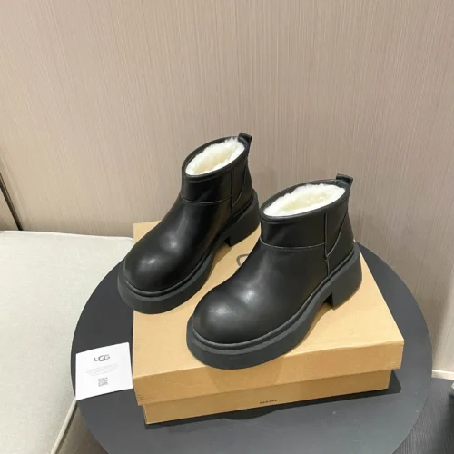 UGG Black Leather Boots Style 0273