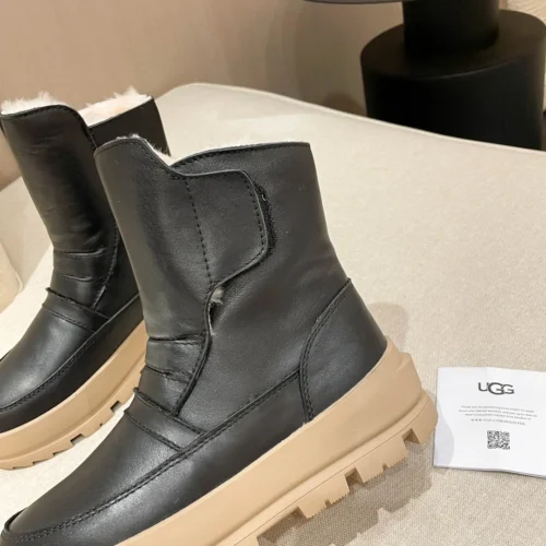 UGG Leather Snow Boots Style 0279
