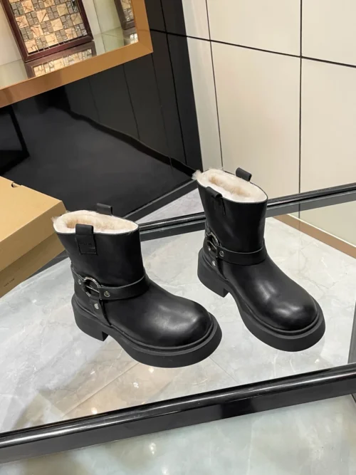 UGG Lambskin Boots Style 0287