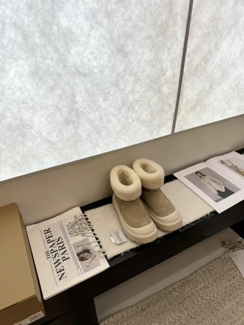 UGG Snow Boots Style 0333