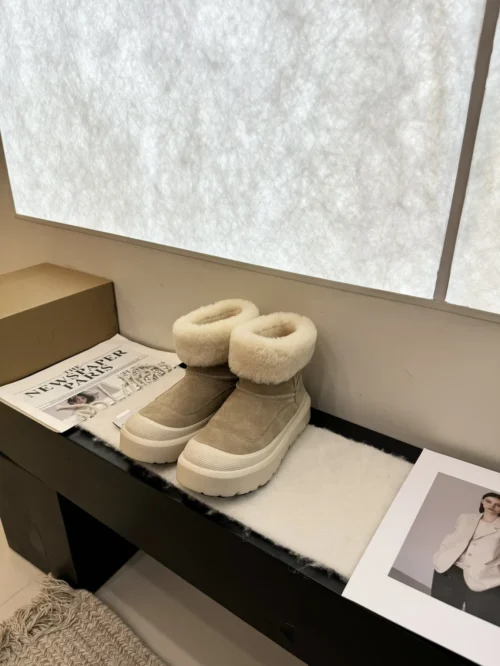 UGG Snow Boots Style 0333