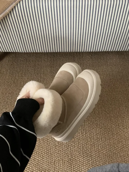 UGG Snow Boots Style 0335