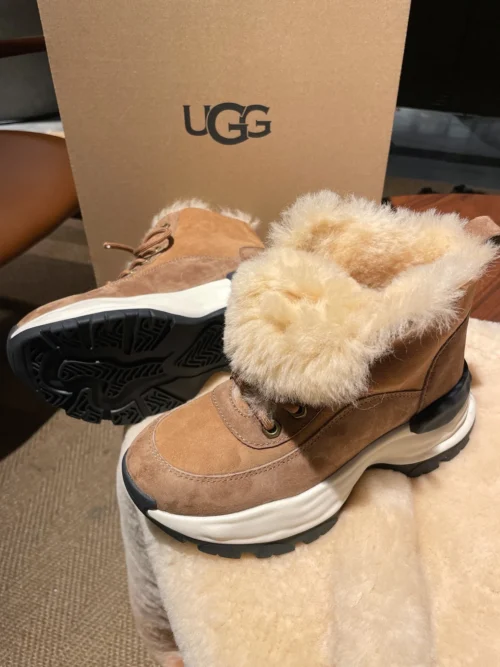 UGG Shearling Sneakers Style 0337