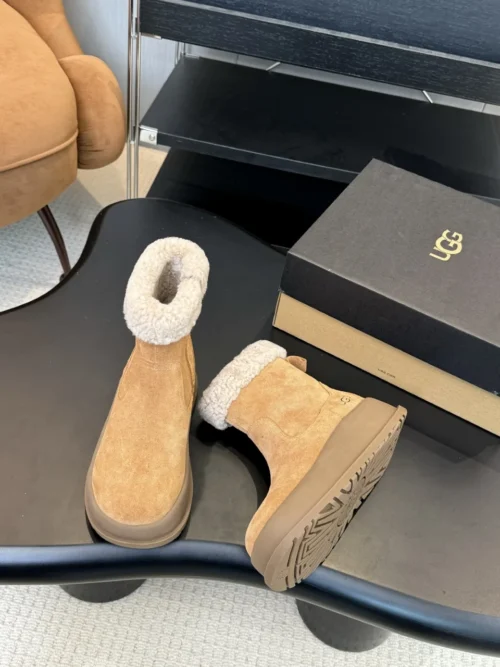 UGG Rubber Snow Boots Style 0343