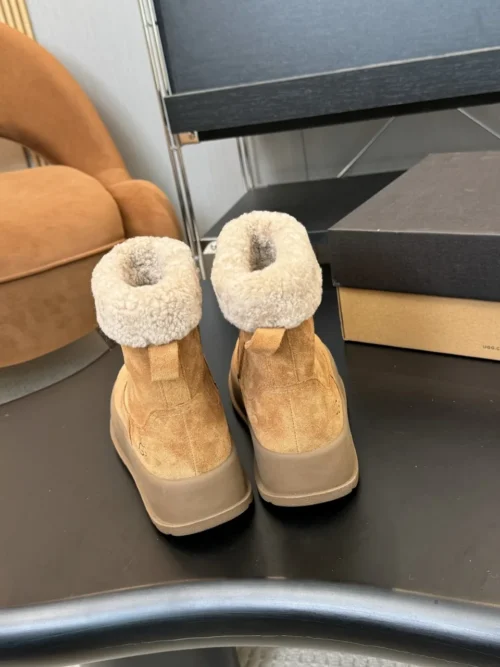 UGG Rubber Snow Boots Style 0343