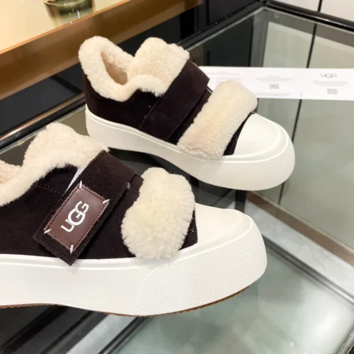 UGG Lambskin Sneakers Style 0359