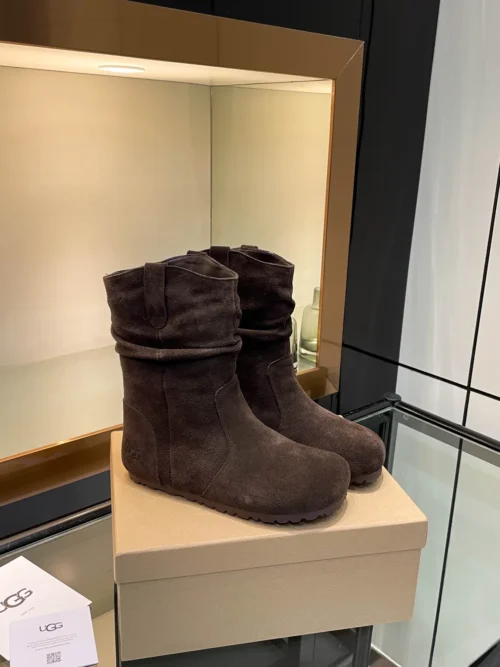 UGG Snow Boots Style 0361