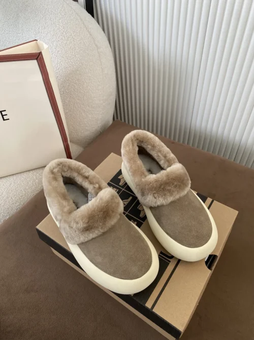 UGG Snow Boots Style 0367