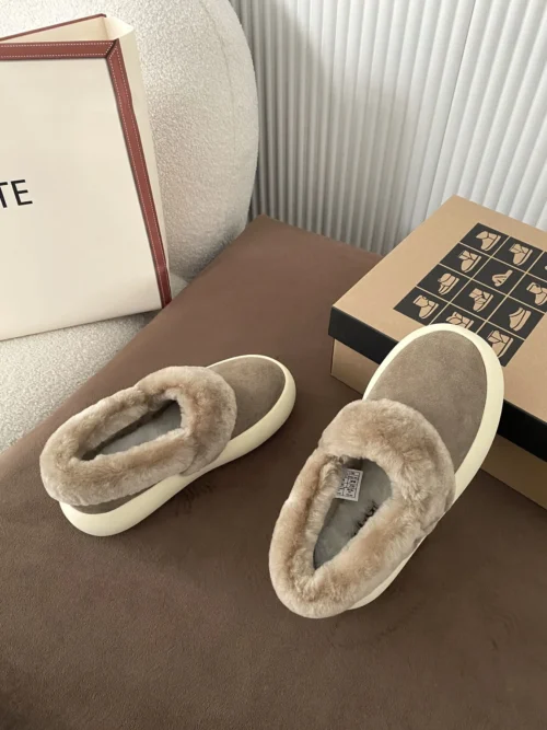 UGG Snow Boots Style 0367