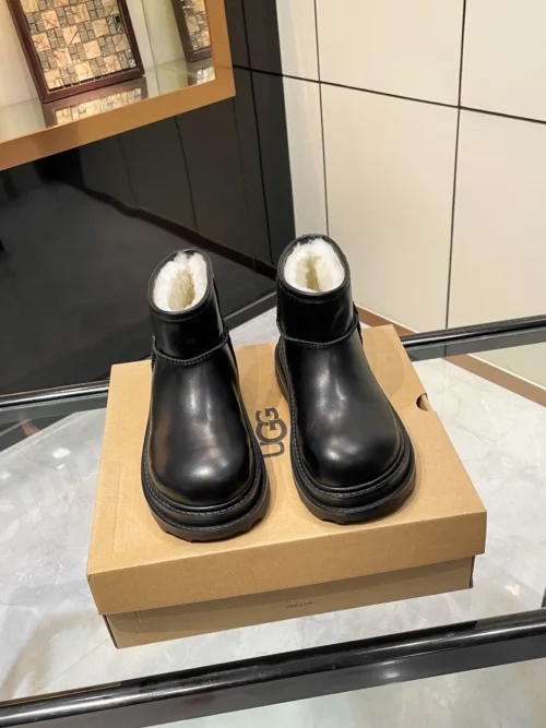 UGG Leather Boots Style 0369