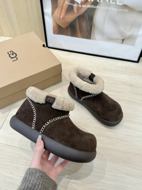 UGG Snow Boots Style 0371