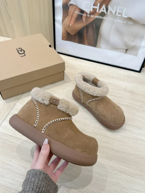 UGG Snow Boots Style 0373