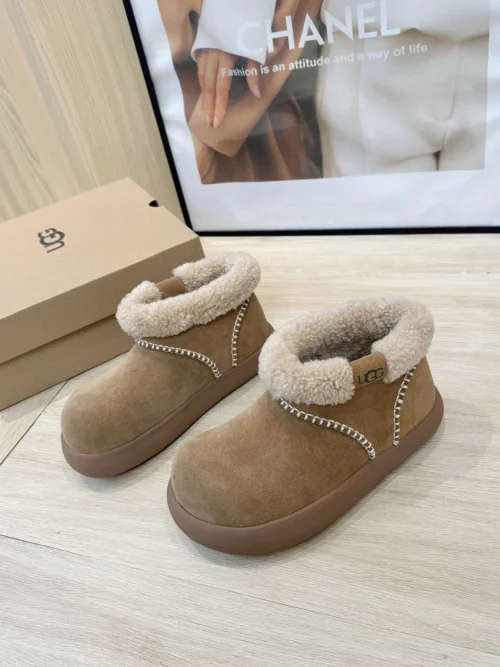 UGG Snow Boots Style 0373
