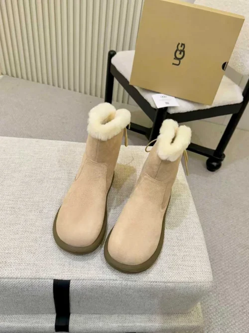 UGG Snow Boots Style 0377